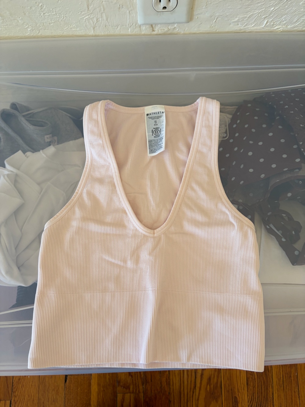 Athleta Pale Pink Ribbed Cropped V-Neck Tank